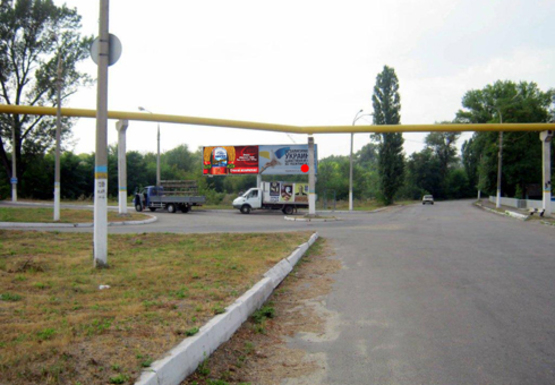 Фото рекламной плоскости по адресу Набережная ул., съезд с моста