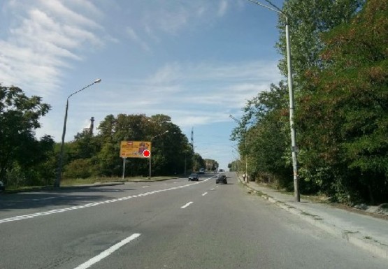 Фото рекламної площини за адресою Славы б-р., 47