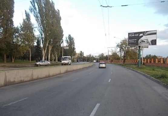 Фото рекламної площини за адресою Победы ул., 97