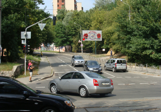 Фото рекламной плоскости по адресу Лукьяновская ул.