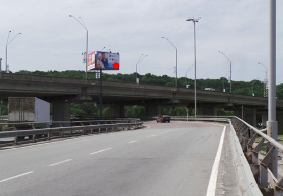 Фото рекламної площини за адресою Южный мост,  по направлению на Конча-Заспу