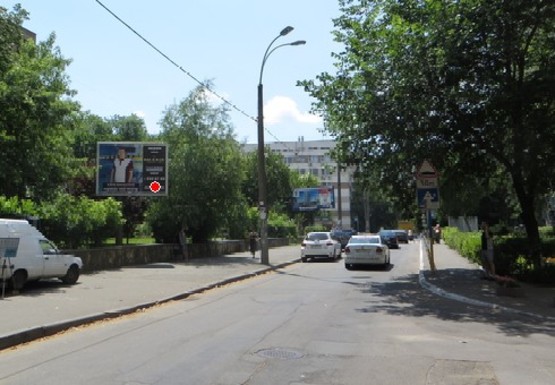 Фото рекламной плоскости по адресу Немировича-Данченко ул., 4 (напротив) (BackLit)