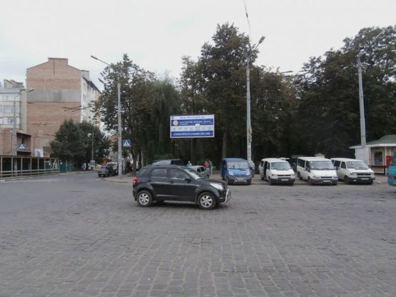 Фото рекламной плоскости по адресу Привокзальна пл. - Гаркушi вул.