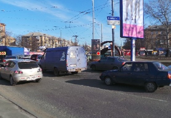Фото рекламной плоскости по адресу Дарницкая пл. (бывш. Ленинградская пл.) - Гагарина пр.