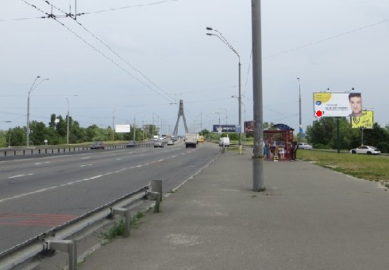 Фото рекламной плоскости по адресу Бандеры пр. (бывш. Московский пр.) - Набережно-Рыбальская ул.
