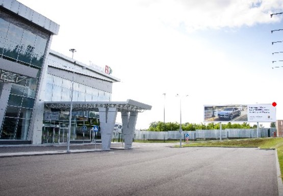 Фото рекламной плоскости по адресу Медовая ул., 2 Площадь перед выходом/выездом из Терминала (Терминал В)