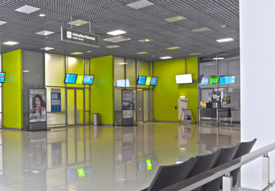 Фото рекламной плоскости по адресу Зал проверки авиа безопасности, 2 этаж  (Терминал А)