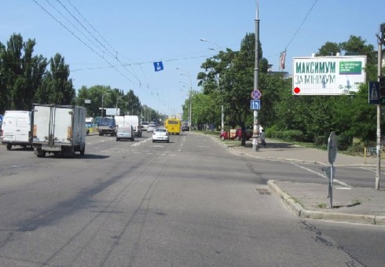 Фото рекламной плоскости по адресу Перова б-р, 12/92