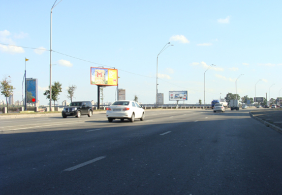 Фото рекламної площини за адресою Набережное шоссе (эл. опора № 82)