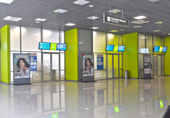Фото рекламной плоскости по адресу Зал проверки авиа безопасности, 2 этаж  (Терминал А)