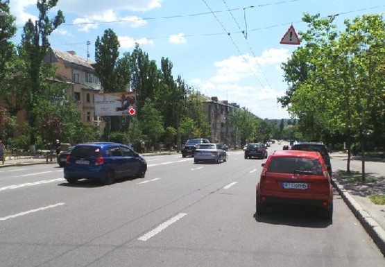 Фото рекламної площини за адресою Бойчука ул., 11 (бывш. Киквидзе ул.)