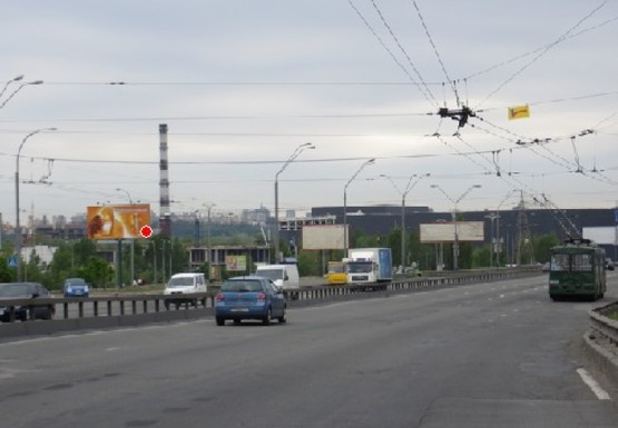 Фото рекламной плоскости по адресу Бандеры пр. (бывш. Московский пр.) - Набережно-Рыбальская ул.