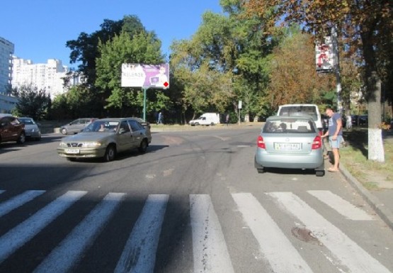 Фото рекламной плоскости по адресу Подвысоцкого ул., 4