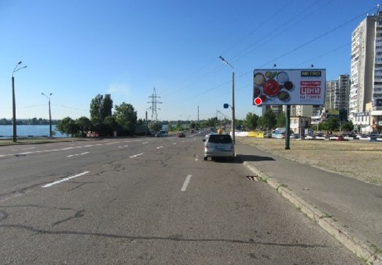 Фото рекламной плоскости по адресу Ревуцкого ул., 42