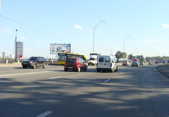 Фото рекламної площини за адресою Набережное шоссе (эл. опора № 83)