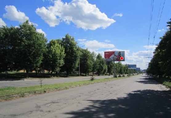Фото рекламної площини за адресою Ершова ул., разделитель (2)