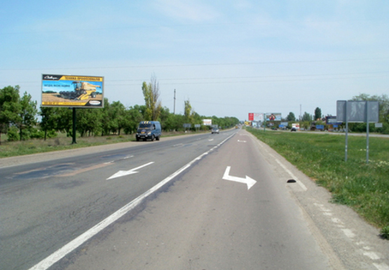 Фото рекламної площини за адресою Одесская трасса - въезд