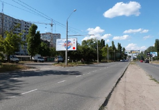 Фото рекламной плоскости по адресу Небесной Сотни пр, 91-А, автостоянка