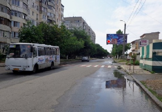 Фото рекламної площини за адресою Ильфа и Петрова ул., 55