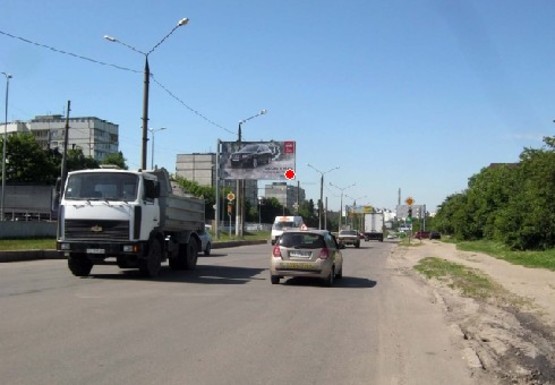 Фото рекламної площини за адресою Тракторостроителей пр. - Валентиновская ул.