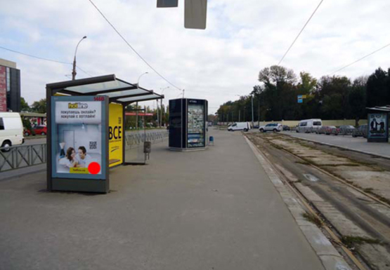 Фото рекламної площини за адресою Московский пр., 137 (остановка)