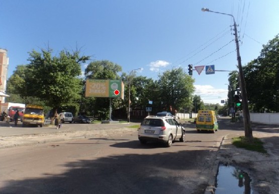 Фото рекламної площини за адресою Любечская ул., 17  - Вячеслава Черновола ул., от центра
