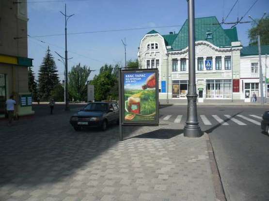 Фото рекламної площини за адресою Конституції пл. - Університетська вул.