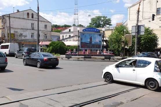 Фото рекламной плоскости по адресу Нижній Вал вул. - Костянтинівська вул., :вихід зі ст. метро "Контрактова площа" (№1 - в напр. "Житнього"  ринку)