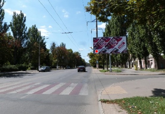 Фото рекламної площини за адресою Космонавтов ул., 52