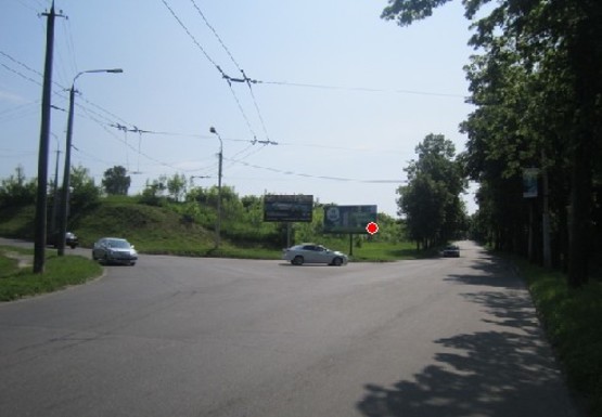 Фото рекламной плоскости по адресу Глушец ул. - Бринского ул., выезд к площади Киевской