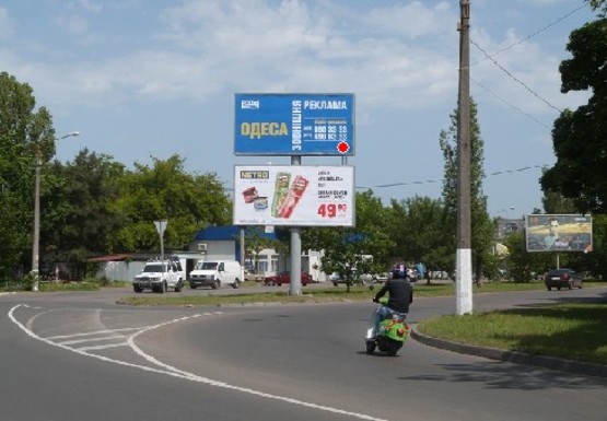 Фото рекламної площини за адресою Инглези ул. - Ицхака Рабина ул., 53 (верхний)