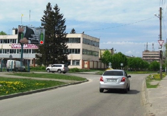 Фото рекламной плоскости по адресу Героев АТО ул. - Грушевского М. ул.