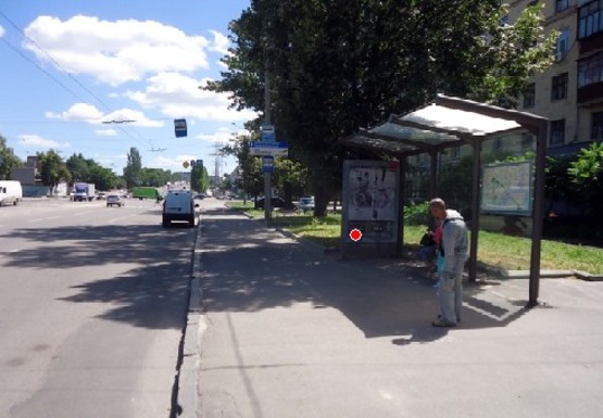 Фото рекламної площини за адресою Московский пр., 112 (остановка)