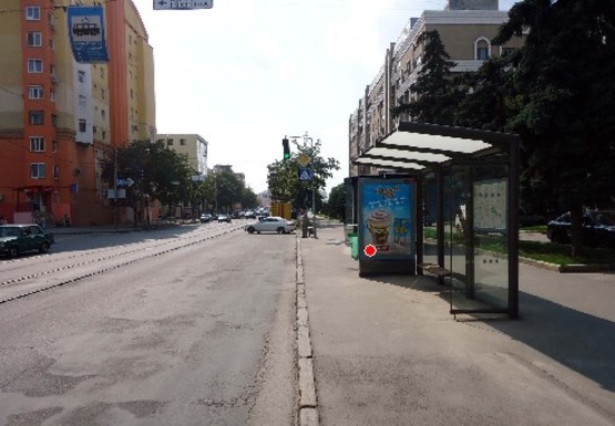 Фото рекламной плоскости по адресу Московский пр., 93 (остановка)