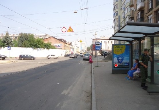 Фото рекламної площини за адресою Университетская ул., 37-39 (остановка)