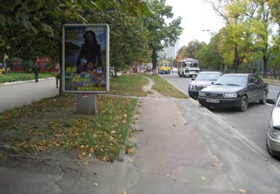 Фото рекламной плоскости по адресу Мира пр., остановка 3-я поликлиника