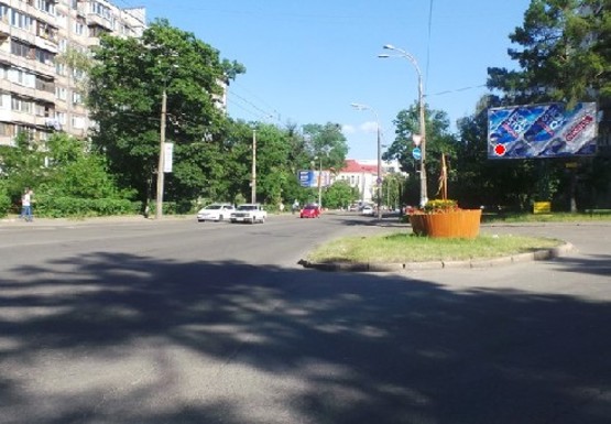 Фото рекламной плоскости по адресу Кирилловская ул., 131 (бывш. Фрунзе ул.)