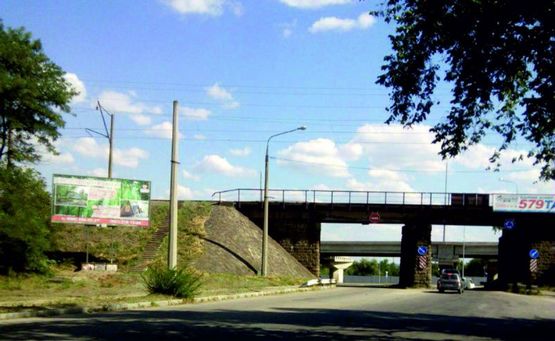 Фото рекламной плоскости по адресу о Хортица, перед ЖД мостиком, слева, в сторону Хортицкого р-на