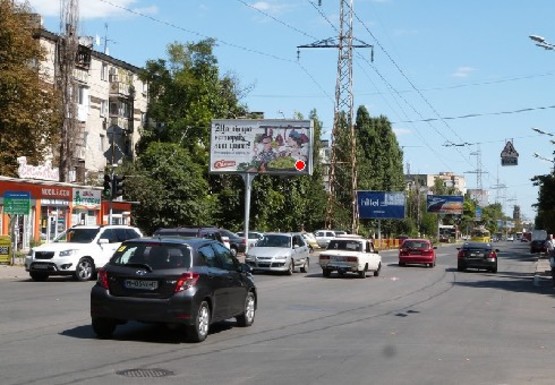 Фото рекламной плоскости по адресу Космонавтов ул., 28