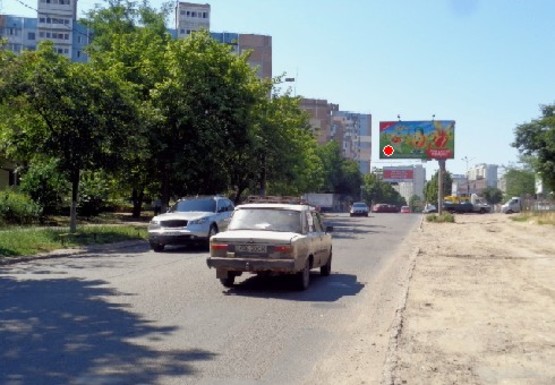Фото рекламной плоскости по адресу Ильфа и Петрова ул., 39 напротив -  Академика Вильямса ул.
