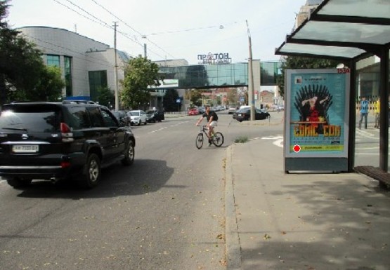 Фото рекламної площини за адресою Богдана Хмельницкого ул. - Восстания пл., 7-8 (остановка)