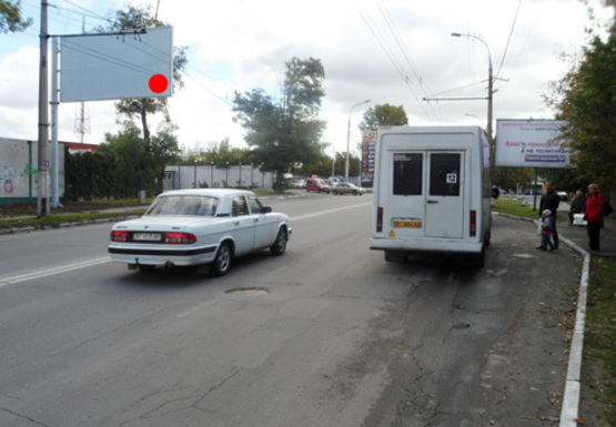 Фото рекламної площини за адресою Нефтяников ул., 7