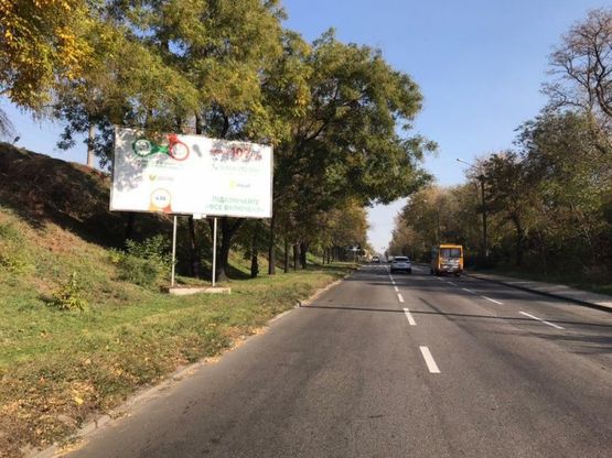 Фото рекламной плоскости по адресу Набережная Тюленина поворот с Набережной 4