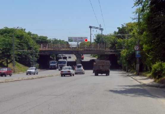 Фото рекламної площини за адресою Дальницкая ул., возле ЖД моста