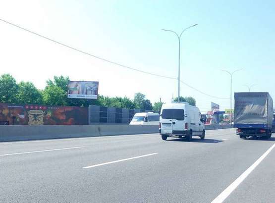 Фото рекламної площини за адресою Київ - Одеса, 04км+700м до Києва (зліва в  напр. м.Одессы)
