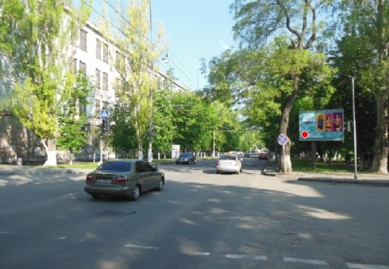 Фото рекламної площини за адресою Ушакова пр. - Гагарина пр. (BackLit)