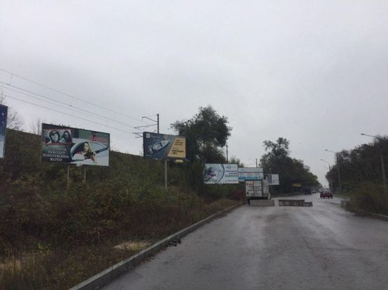 Фото рекламной плоскости по адресу Набережная Тюленина поворот с Набережной 1