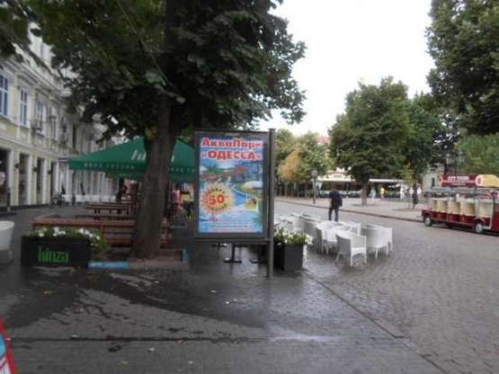 Фото рекламної площини за адресою Дерибасівска вул., 31