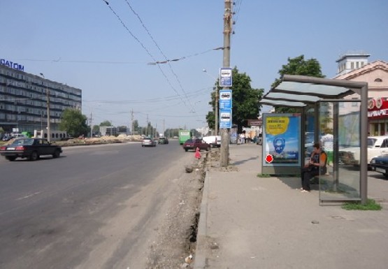Фото рекламної площини за адресою Московский пр.. 199-А. ТЦ СанСити (остановка)