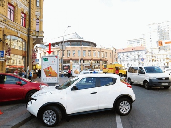 Фото рекламної площини за адресою Бассейная ул., 2